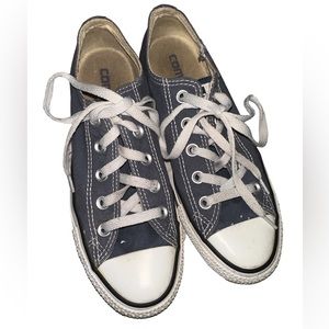 Converse men’s size 4 Allstar low tops blue